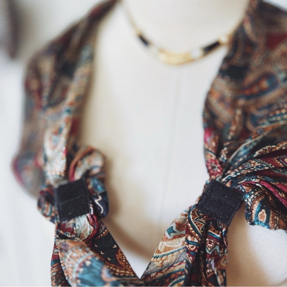 Vintage Satin Brocade Paisley Shoulder Wrap Shawl - Picture 4 of 4